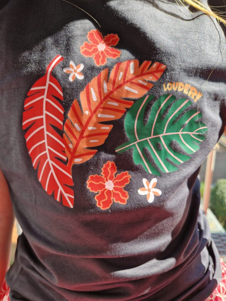 Merk Louder! shirt
